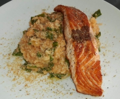 Kokosrisotto mit Zuckerschoten und Lachs