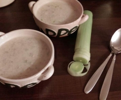 Porree-Hack-Käsesuppe
