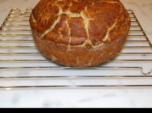 Chiasamenbrot mit Kürbiskernen und Kartoffeln