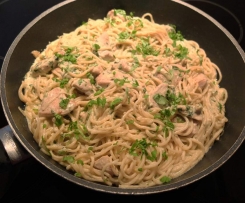 Spaghetti mit Bärlauch-Frischkäse-Sosse und Hühnchenbrust