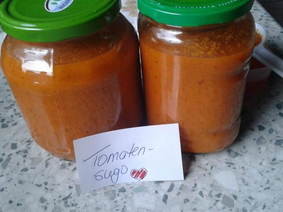Einfaches Tomatensugo auf Vorrat