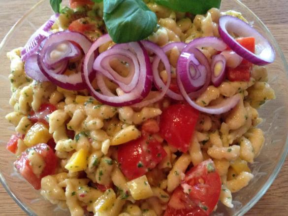 Kartoffelspätzle-Salat