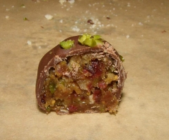 Schokoladen-Frucht-Nuss-Praline