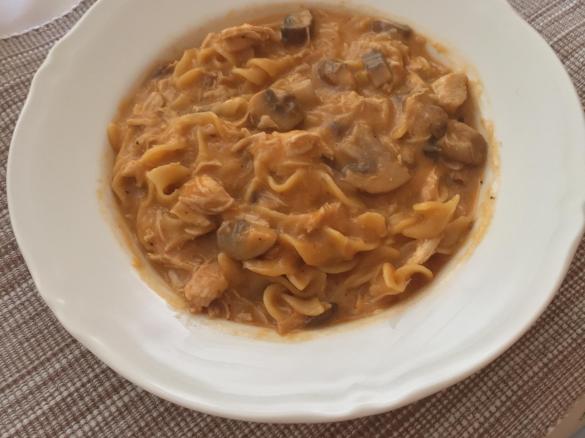 Champignon-Hähnchen mit Nudeln