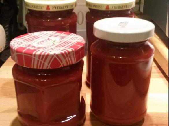 Erdbeer-Himbeer-Eierlikör-Marmelade