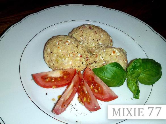 Hähnchen-Gehacktes, saftig, würzig