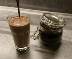 Variation von Marzipan-Trinkschokolade