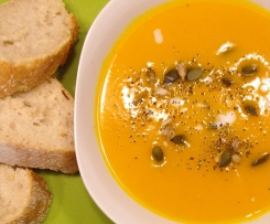 Kürbis-Creme-Suppe mit Kokosmilch vegan