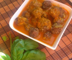 Kofta (Hackfleischbällchen) mit würziger Tomatensoße