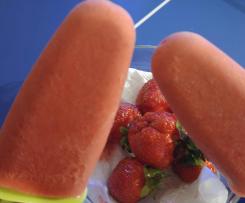 fruchtiges Erdbeer - Eis am Stiel