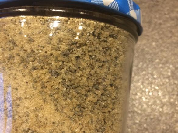 Gegrillte Ananas mit Minzzucker