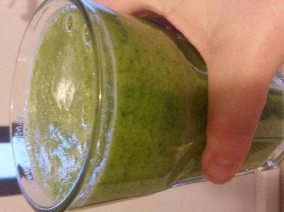 Green Smoothie mit Wirsing und Ingwer vegan