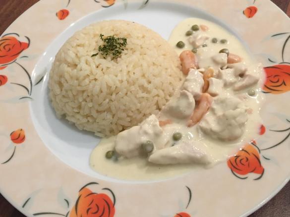 Hühnerfrikassee mit Reis