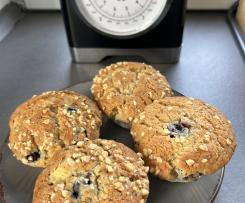 Variation Apfel-Blaubeer-Haselnuss-Muffins