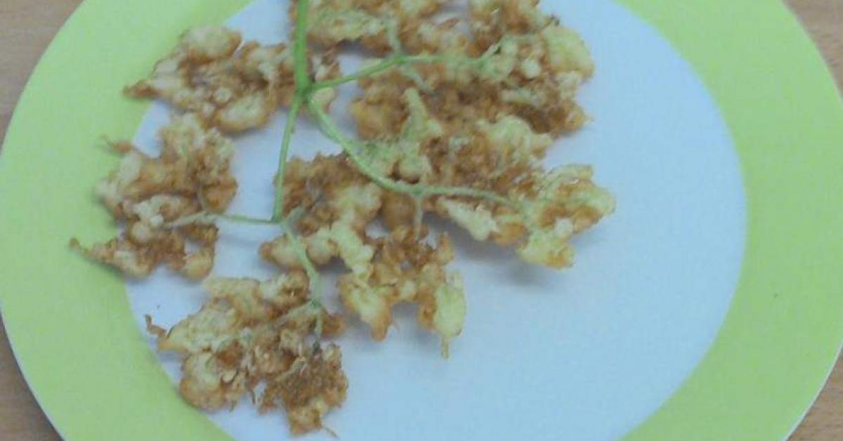 Hollerküchle / Ausgebackene Holunder-Blüten-Küchle von . Ein Thermomix ... Hollerküchle / Ausgebackene Holunder-Blüten-Küchle von . Ein Thermomix ...