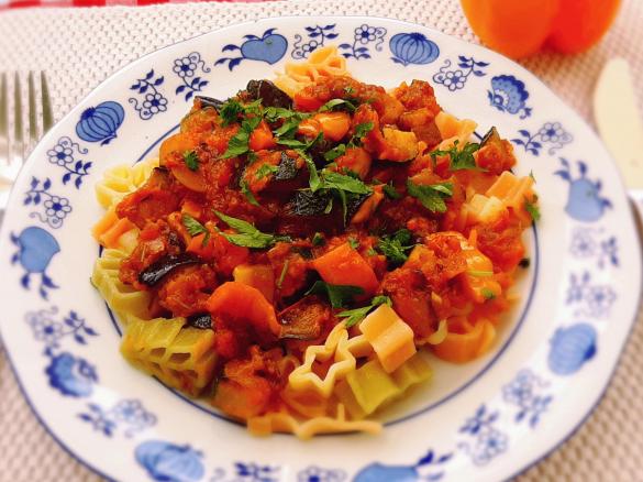 Gemüsepfanne mediterran mit Zucchini, Aubergine Paprika