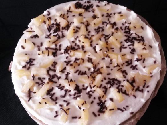 Sommerlich saftiger Ananaskuchen ohne Backen