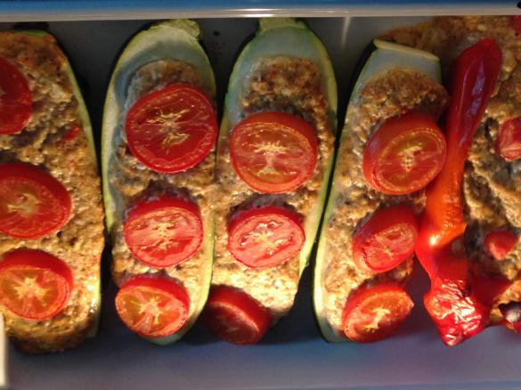 Gefüllte Zucchini & Paprika (vegetarisch)