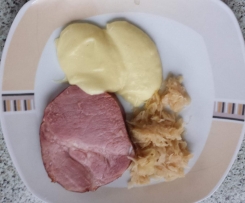 Variation von Kasseler mit Sauerkraut und Kartoffelpüree 