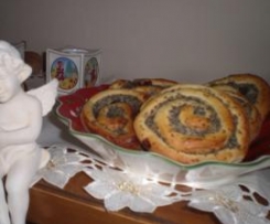 Hefeschnecken mit Griesmohnfüllung 
