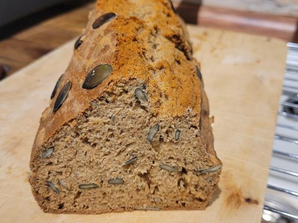 Ruckzuck Dinkelbrot mit Natron und Kürbiskernen