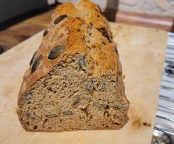 Ruckzuck Dinkelbrot mit Natron und Kürbiskernen