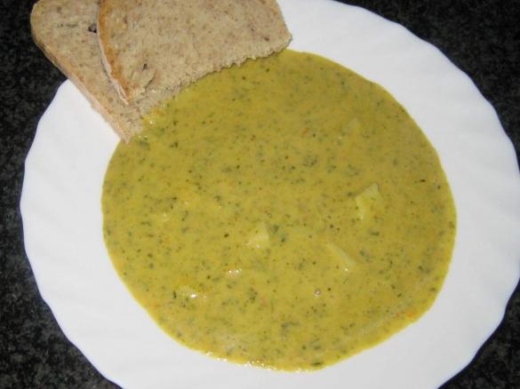 Cremige Gemüsesuppe mit Kartoffelstücke
