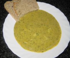 Cremige Gemüsesuppe mit Kartoffelstücke