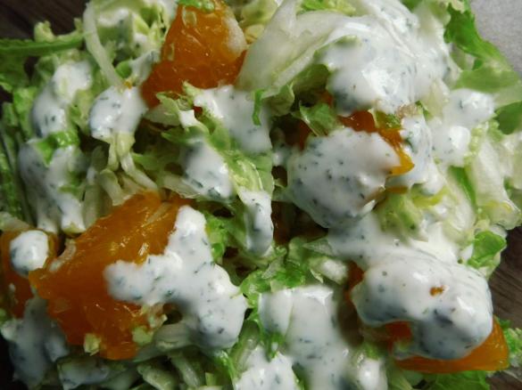 Chinakohlsalat mit Mandarinen und Dressing