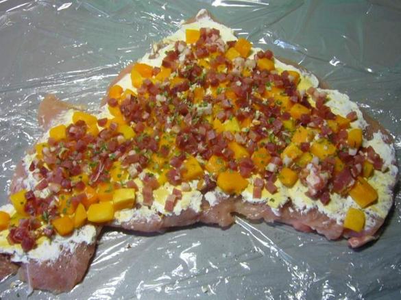  Putenroulade mit Kräuter Sahne Soße