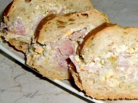 Gefülltes Weißbrot