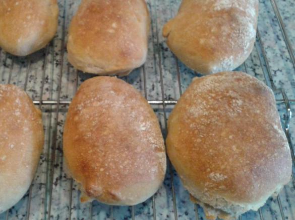 Schweizer Bürli mit Starter