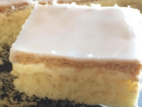 Zarte Zitronen-Schnitten