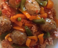 Schnelle Paprikahackbällchen mit Reis 