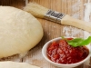 Variation von Pizzateig extra dünn und kross