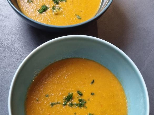 Paprika-Grünkern-Suppe