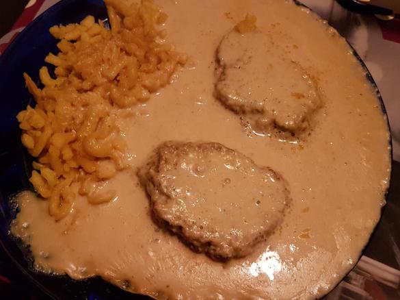 Nicoles leckeres Hackfleisch mit Zwiebel Käse Soße