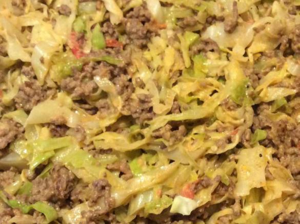 Spitzkohl mit Hackfleisch und Reis