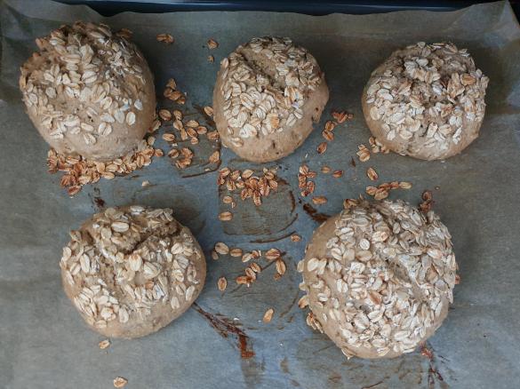 Variation fluffige Haferbrötchen
