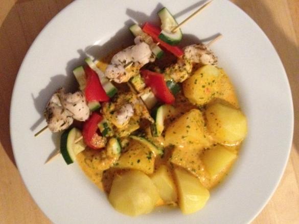 Hähnchen-Spieße mit Paprikasauce