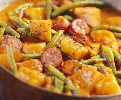 Kartoffel-Wurst-Gulasch