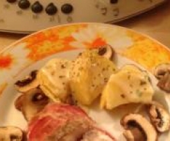 Hähnchenbrust in Schinkenhülle auf Weißweinpilzen (aus dem Kochbuch Varoma himmlisch genießen