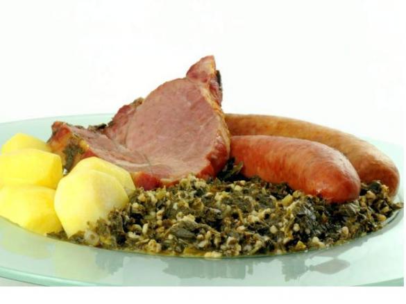 Grünkohl mit Kassler, Mettenden  und Cabanossi 
