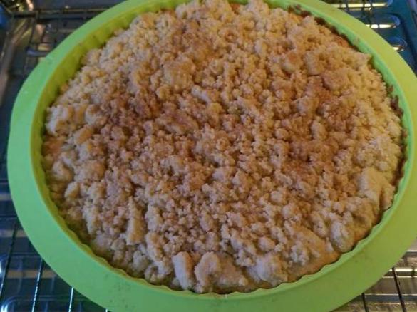 Apfelkuchen mit Streusel und Zimt