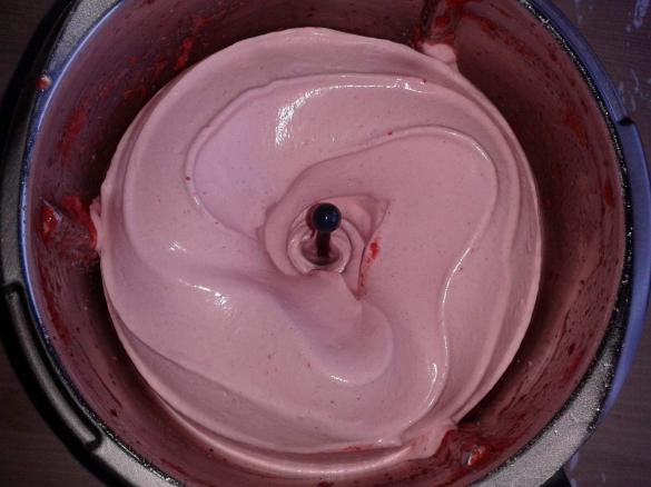 Erdbeersofteis ohne Sahne