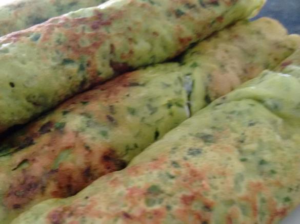 Wildkräuter-Pfannkuchen / Kräuter-Pfannkuchen mit Schinken