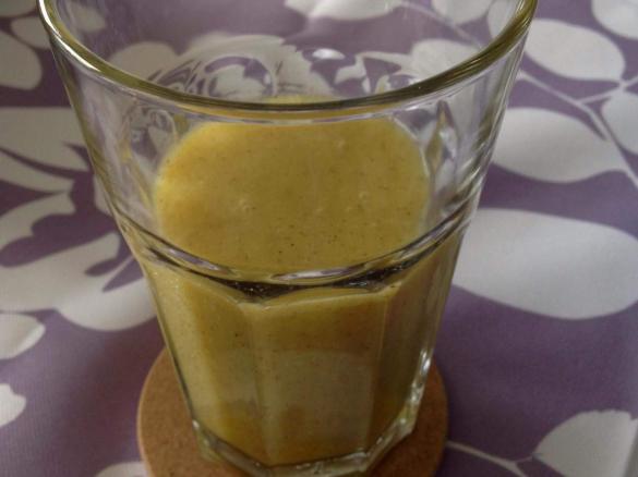 Smoothie mit Kiwi und Ingwer