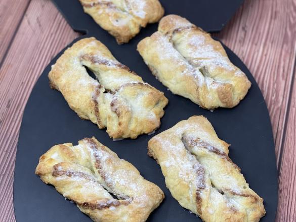 Mandelschleifen mit Quark-Butter-Teig