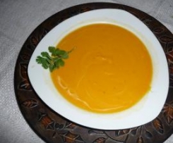Kürbissuppe mit Süßkartoffeln