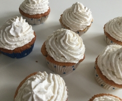 Banane Macadamia Muffins / Cupcakes mit Banane-Mascarpone Topping